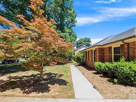 3rd image of 13507 Four Oaks Ln