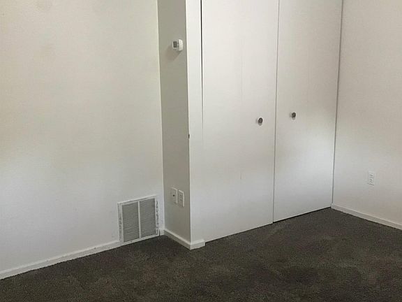 5th image of 1019 E Broadway St APT 4