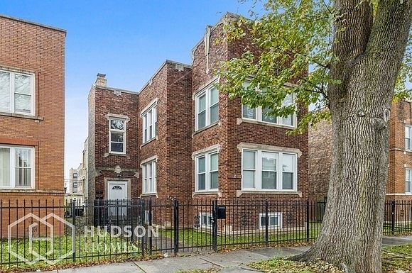 1st image of 5327 W Congress Pkwy Unit 1
