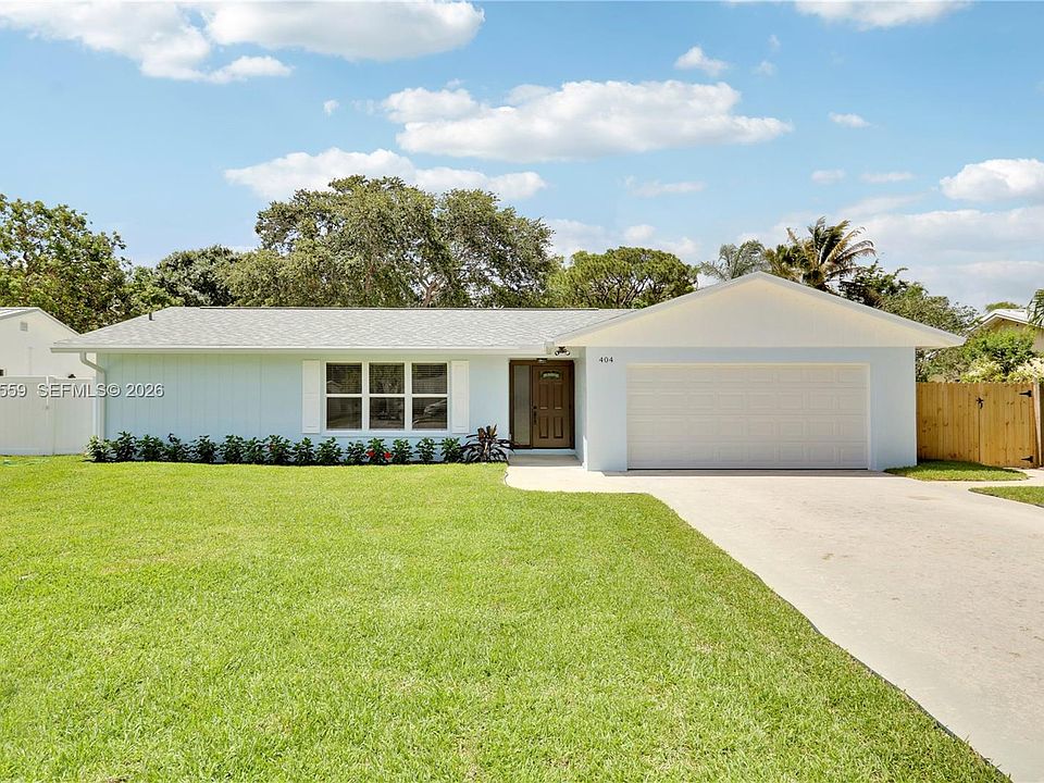 1st image of 404 Highwood Cir