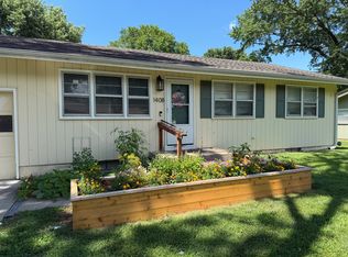 1408 E 18th Ter, Lawrence, KS 66044
