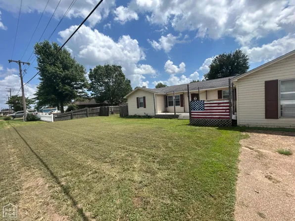 513 E Lake St, Manila, AR 72442