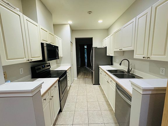 5th image of 17811 NE 93rd Way Unit 2