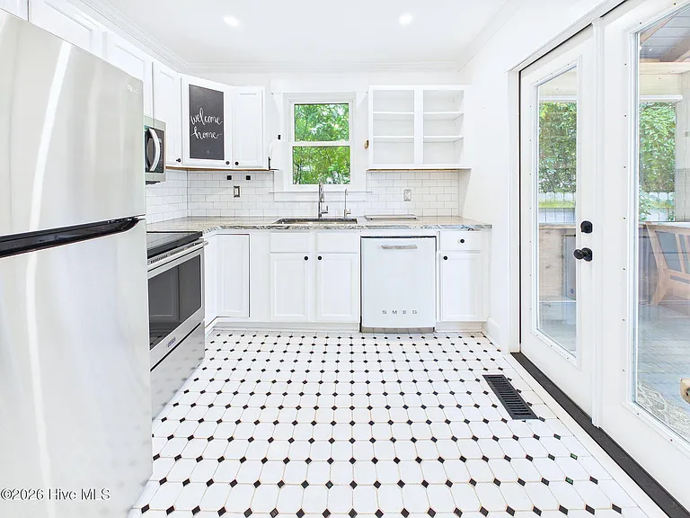 418 S 8th St — Photo 29