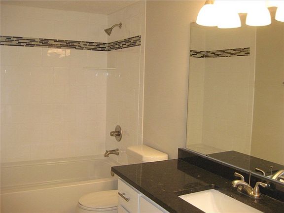 2nd image of 5939 Dunmore Dr