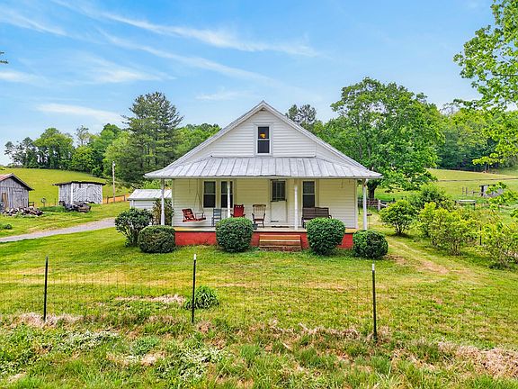 3rd image of 622 Soapstone Rd