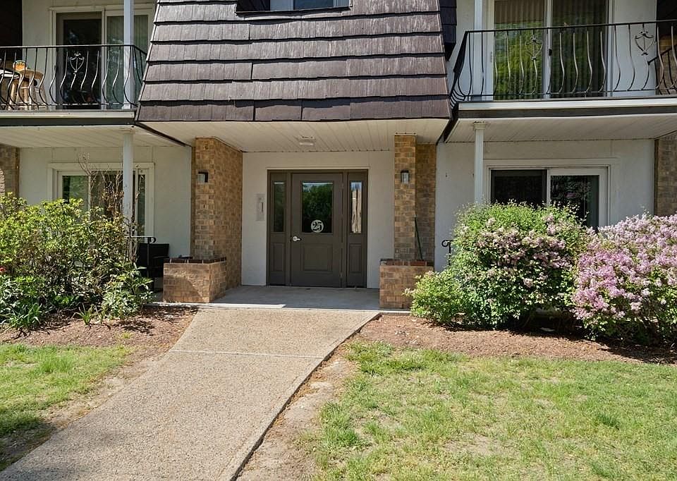 25 Shadowbrook Ln Milford, MA, 01757 - Apartments for Rent | Zillow