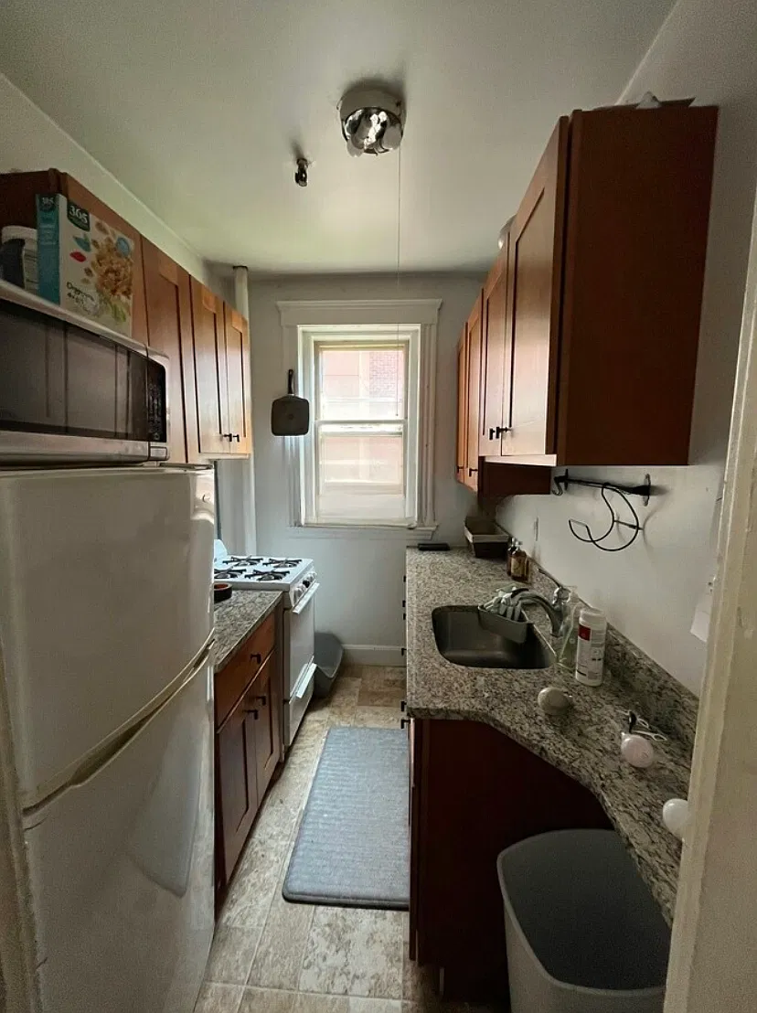 1 bed, $2,400 — Photo 1