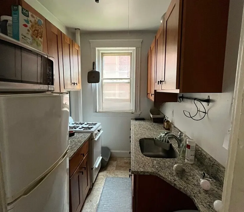 1450 Commonwealth Ave #25B