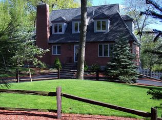 27 Eden Park Dr, North Attleboro, MA 02760