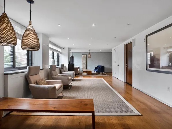 515 East 72nd Street image 26 of 29