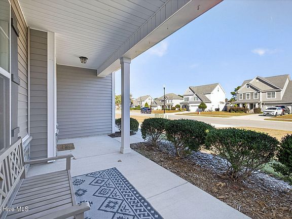 3rd image of 479 W Craftsman Way