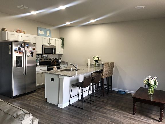 3rd image of 2239 Lismore Dr