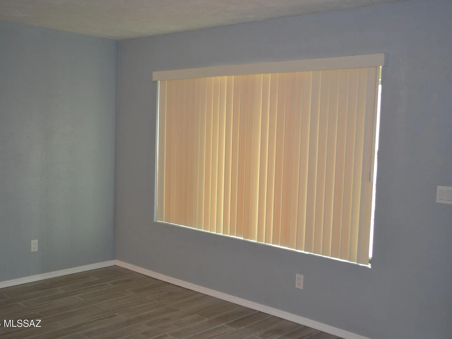 2 bed, 1.0 bath, 3120 sqft, $925 — Photo 3
