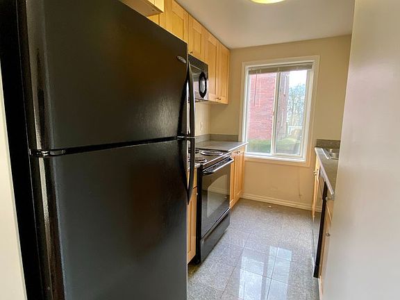 4th image of 1703 E Union St #1709-101