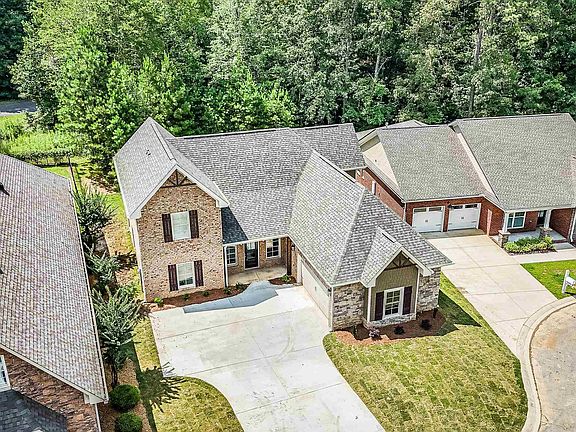 3rd image of 113 Turning Leaf Dr