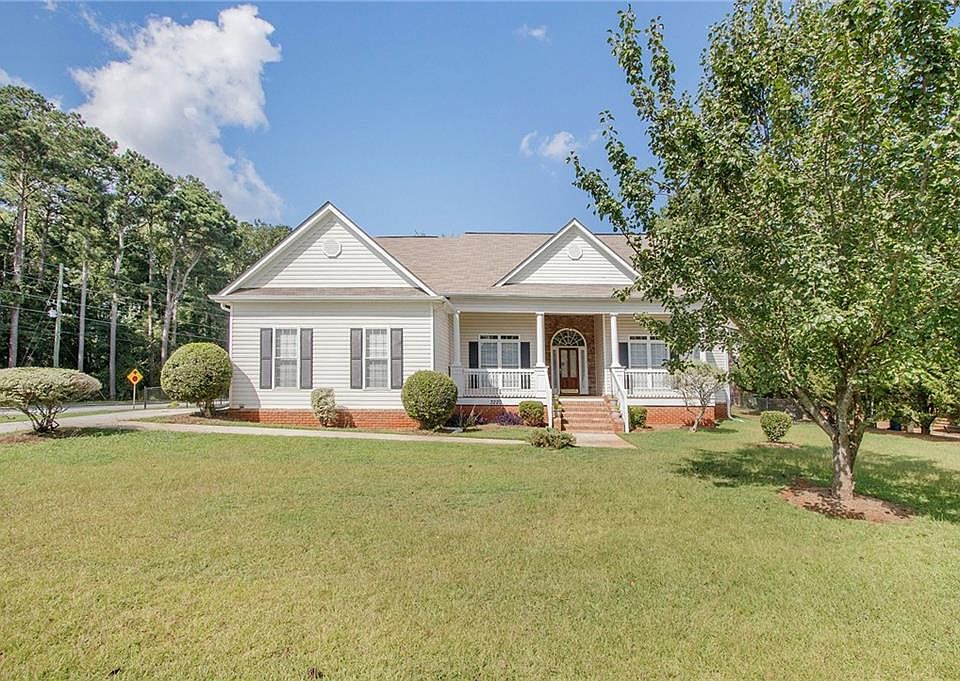1st image of 3220 Somerset Ct SE