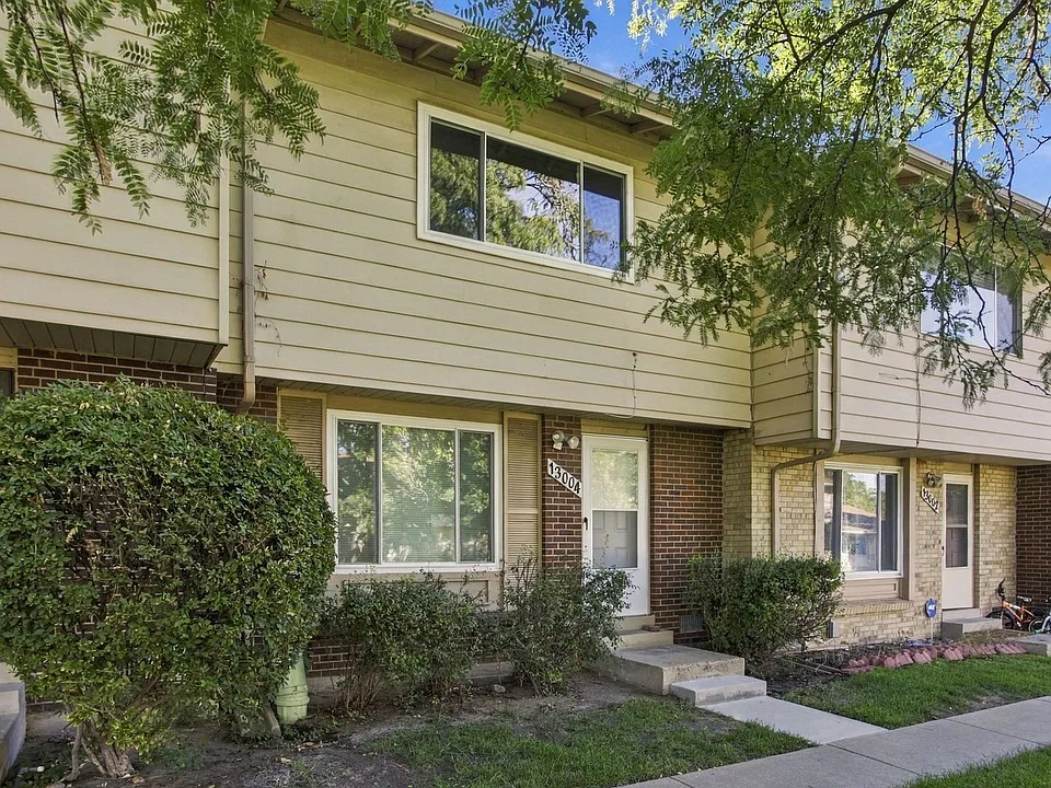 13004 E Kansas Pl