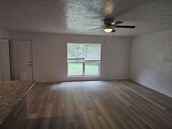 4th image of 524 Oldbridge Dr