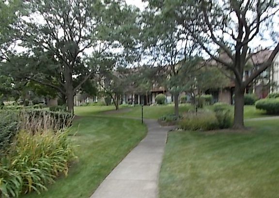5th image of 363-4 Four Sandhurst Cir