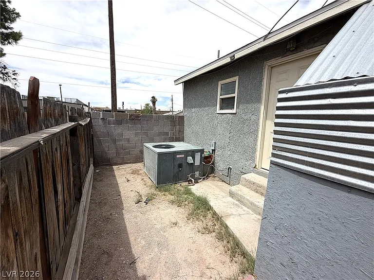 5930 Dodd St #B — Photo 10