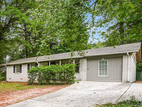 3rd image of 4996 Sheila Ln
