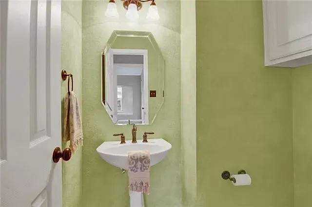 powder room - Half bath