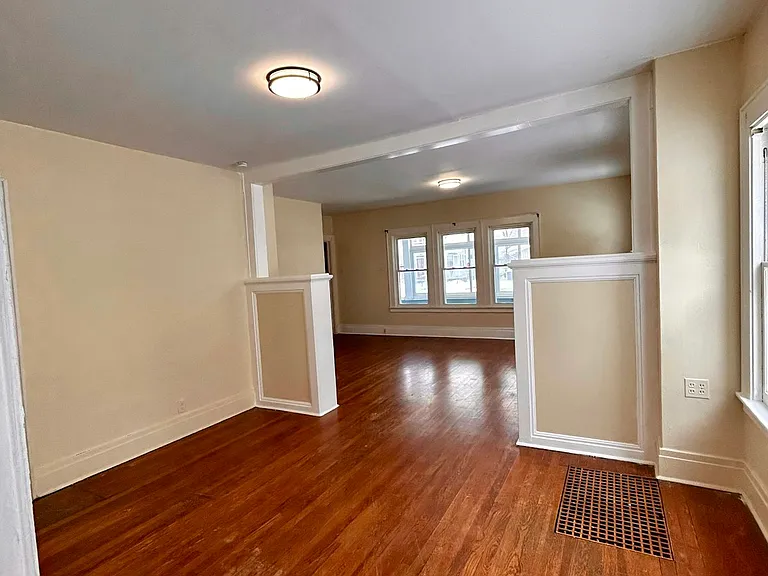 810 Seeley Rd #812 — Photo 5