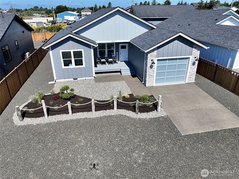 2nd image of 992 Alida Court SE