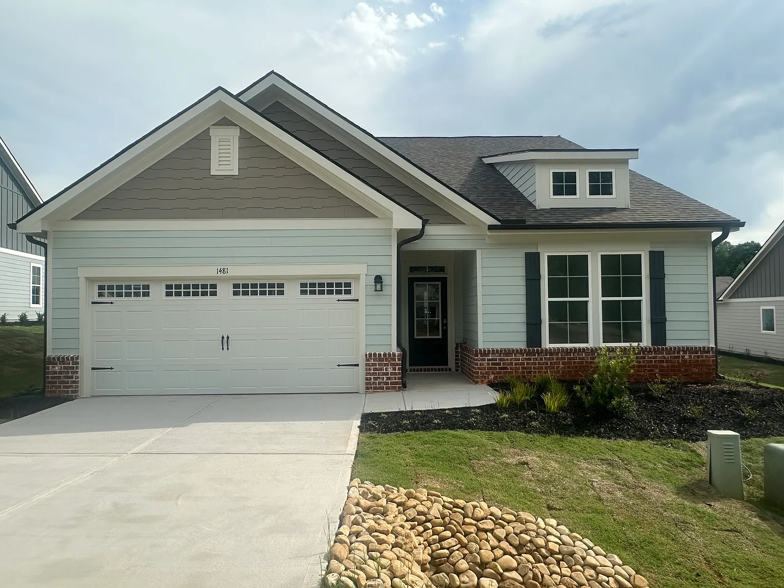 3 bed, 2001 sqft, $3,000 — Photo 1