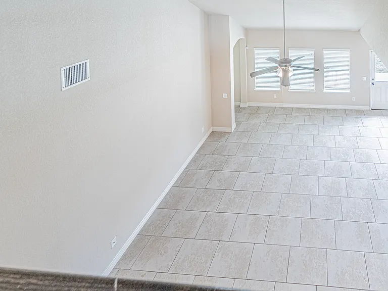 5488 Devonwood St — Photo 37