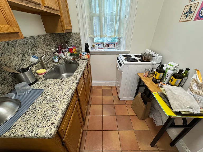 109 Strathmore Rd #18 — Photo 5