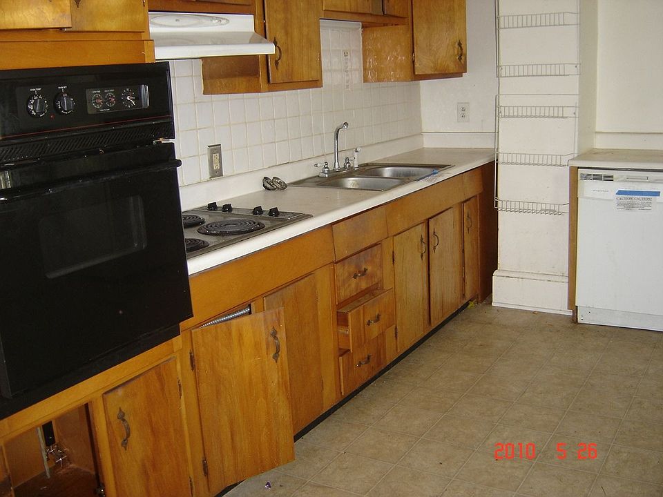 2nd image of 103 13th St SW