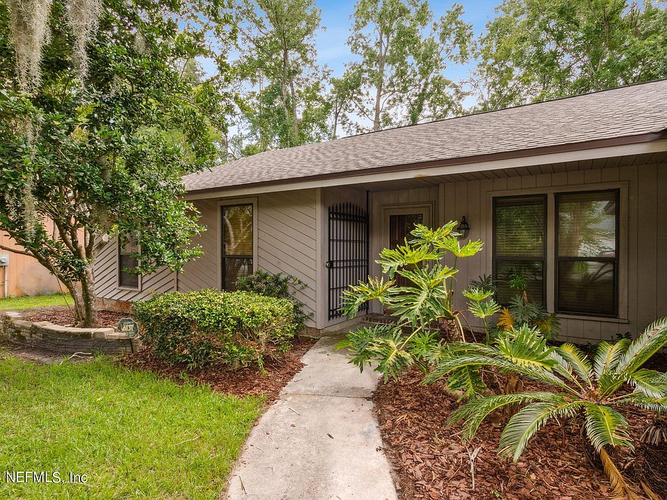 1st image of 7252 HOLIDAY HILL Court
