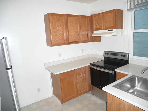 2nd image of 1418 Larkin St #C
