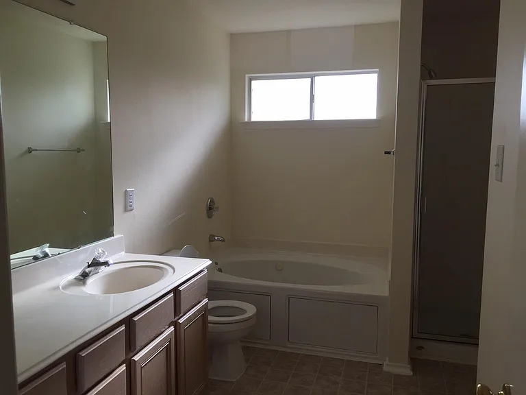 11822 Alex Ln — Photo 4