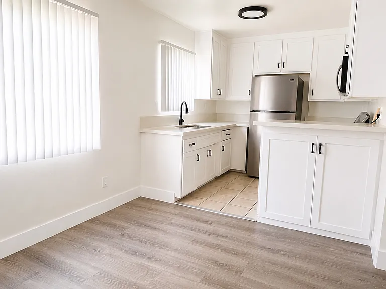 7631 Laurel Canyon Blvd #21 — Photo 4