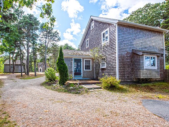 3rd image of 122 Gull Pond Rd