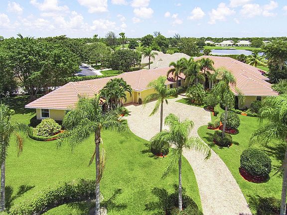 02_aerial_221 Thornton Drive