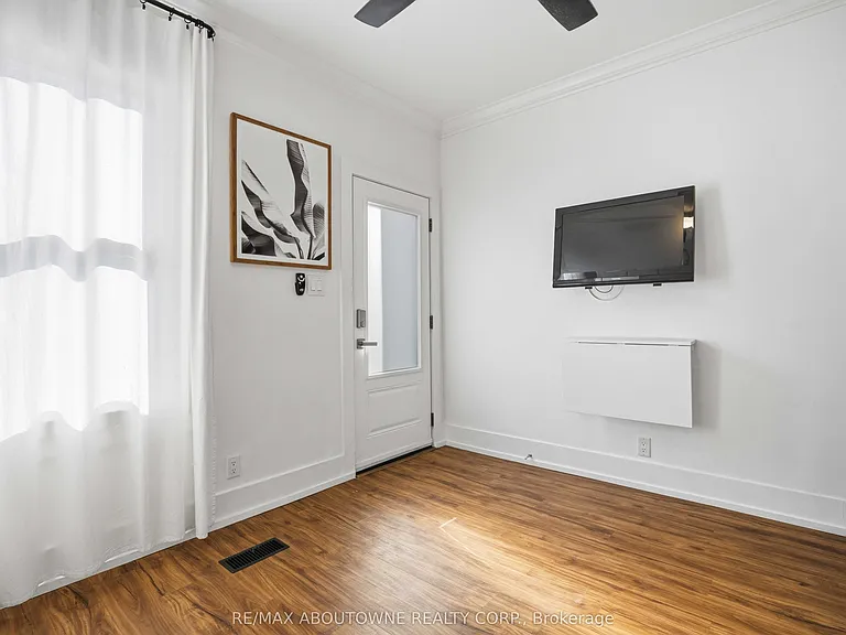 793 Pape Ave #4 — Photo 12