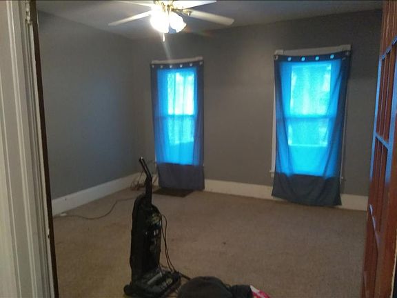 3rd image of 506 East Ave