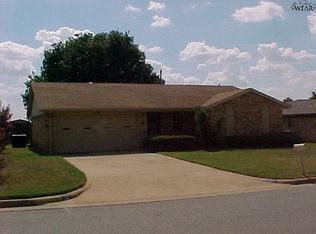 984 Victoria Dr, Burkburnett, TX 76354