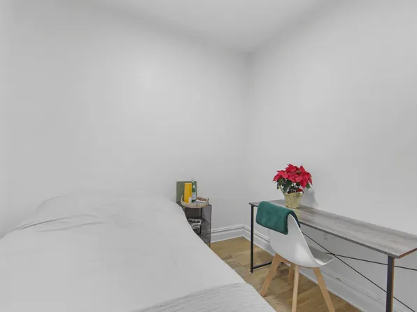 107 Greenpoint Avenue image 9 of 27