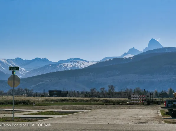 1065 Pawnee Rd, Driggs, ID 83422