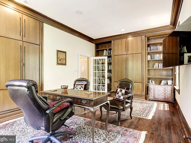 9909 Avenel Farm Dr — Photo 12