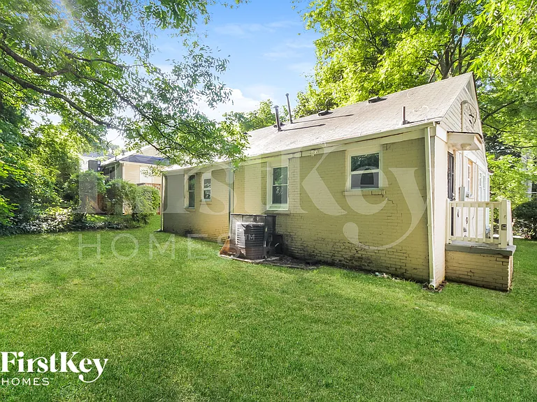 1800 Oakmont Dr NW — Photo 18