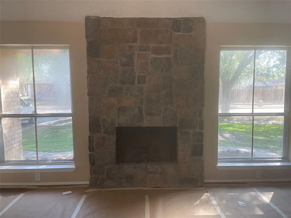 1st image of 1006 Lost River Dr