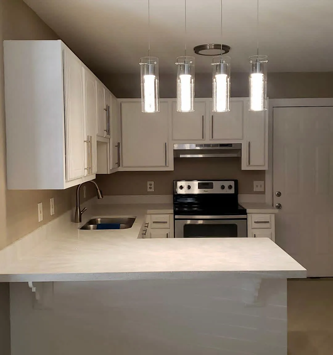 2 bed, 1.5 bath, 850 sqft, $850 — Photo 1