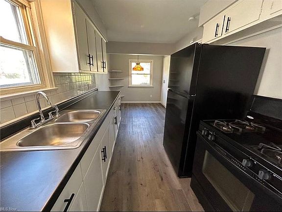 4th image of 16110 Biltmore Ave