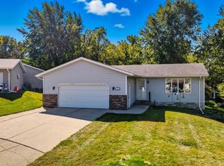 1055 Robert Pl SW, Owatonna, MN 55060